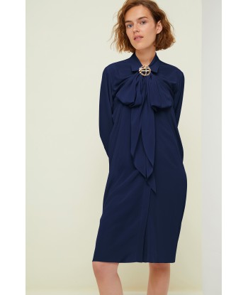 Robe chemise courte en soie à col lavallière En savoir plus