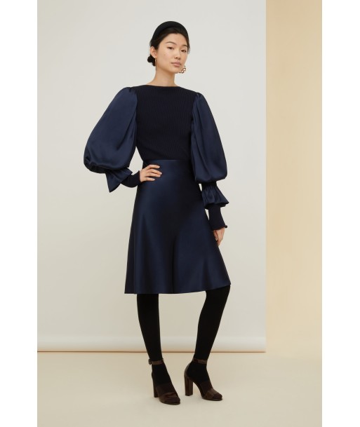 Robe en laine et satin à manches bouffantes de France