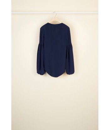 Silk blouse with Bishop sleeves s'inspire de l'anatomie humaine