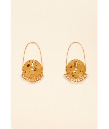 Circular brass and pearl earrings les muscles