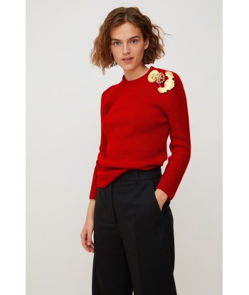 Merino wool jumper with brass and pearl brooches le concept de la Pate a emporter 