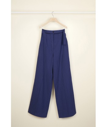 Loose belted seersucker trousers En savoir plus